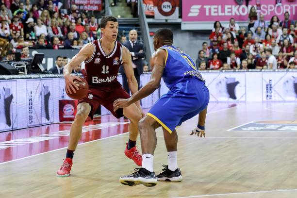 队史11冠 队史11冠