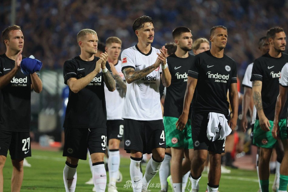 但每当他站 但每当他站